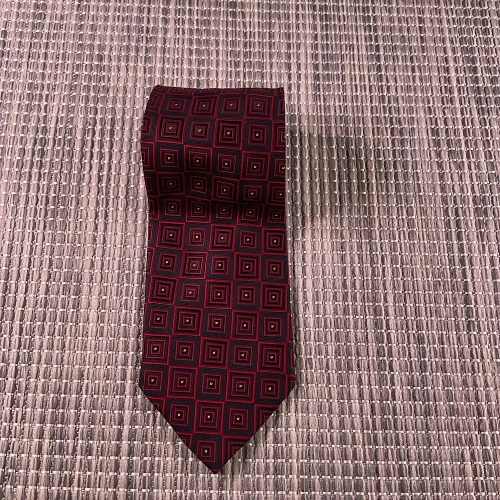Tesoro Rosso Mens Silk Tie Red Black Geometric Square Pattern Handmade 60x4
